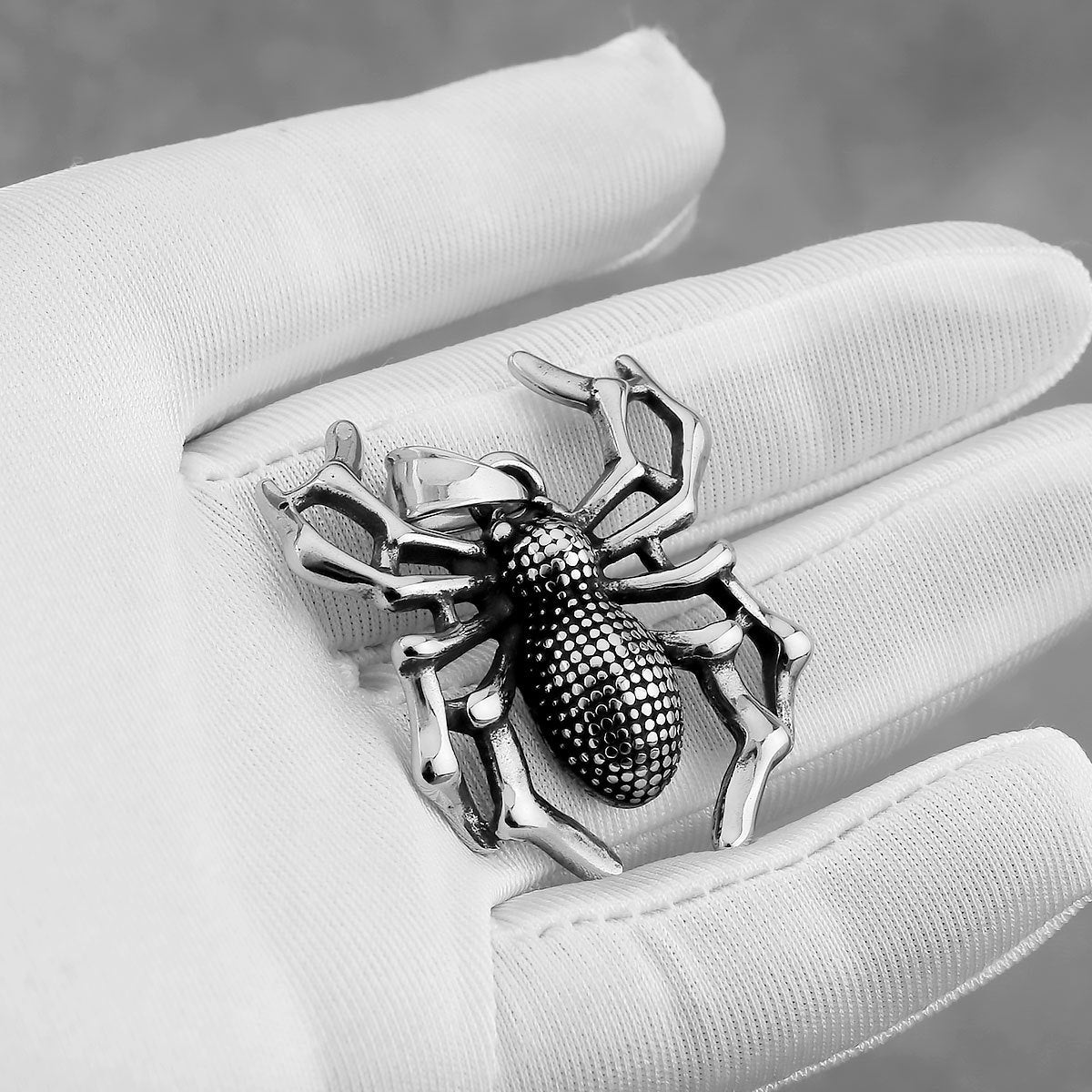 Gothic Spider Necklace – Stainless Steel Arachnid Pendant – Dark Gothic Jewelry Gift for Men & Women